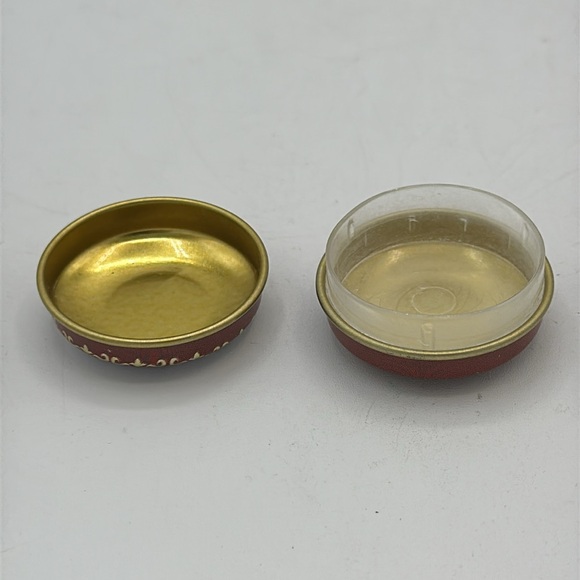 Vintage round metal pill box with floral print - Picture 4 of 4